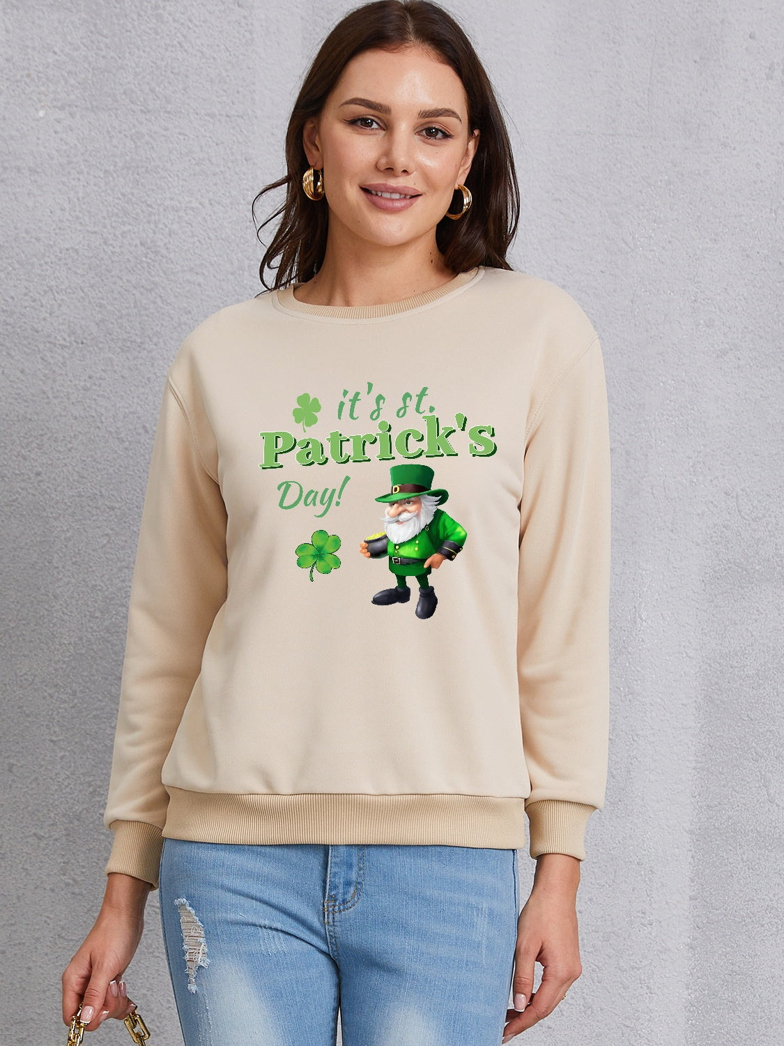 IT'S ST. PATRICK'S DAY Round Neck Sweatshirt