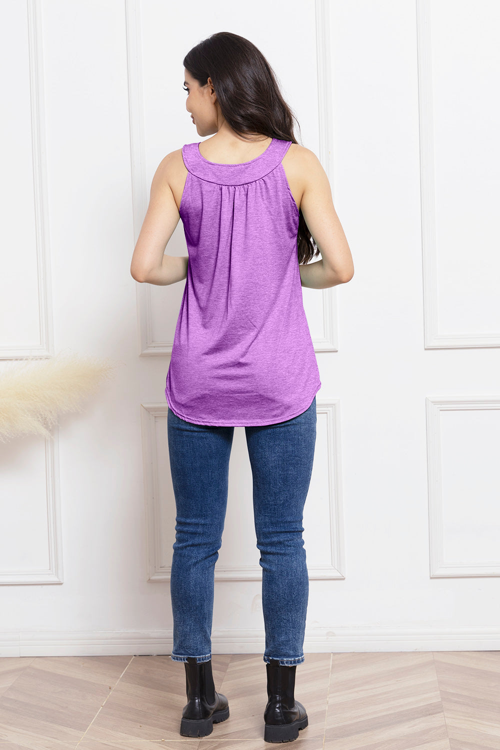 Round Neck Sleeveless Top